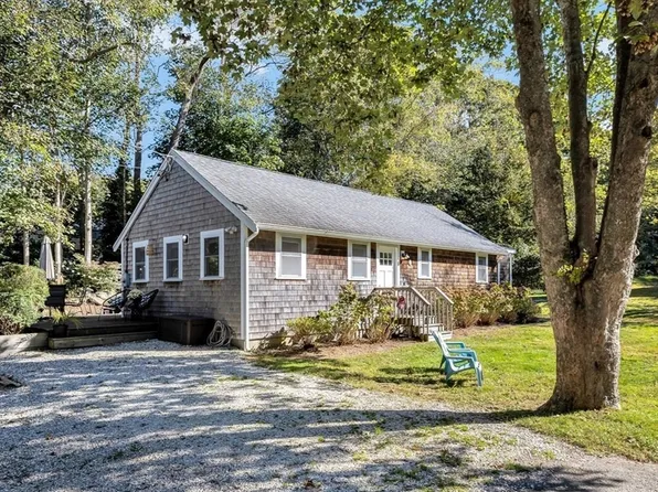 2 Trickett St, North Falmouth, MA 02556