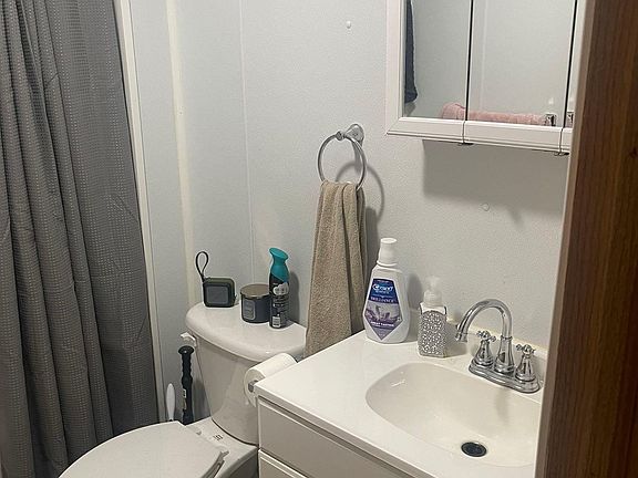 4th image of 212 W Union St APT 1