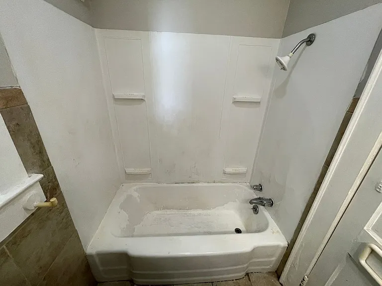 825 Churchill Dr — Photo 9