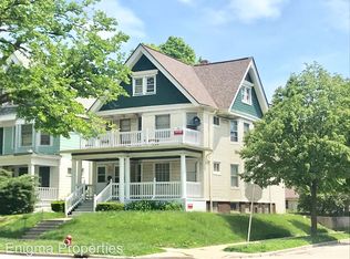 1106 E Clarke St #3, Milwaukee, WI 53212