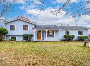 2400 Hummer Lake Rd, Ortonville, MI 48462