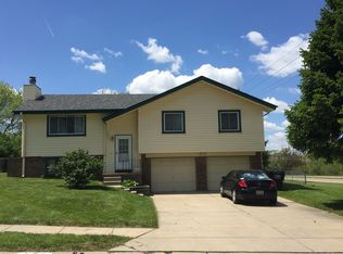 300 Laredo Rd, Papillion, NE 68046