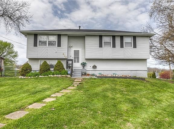 3rd image of 216 Pawnee Ln