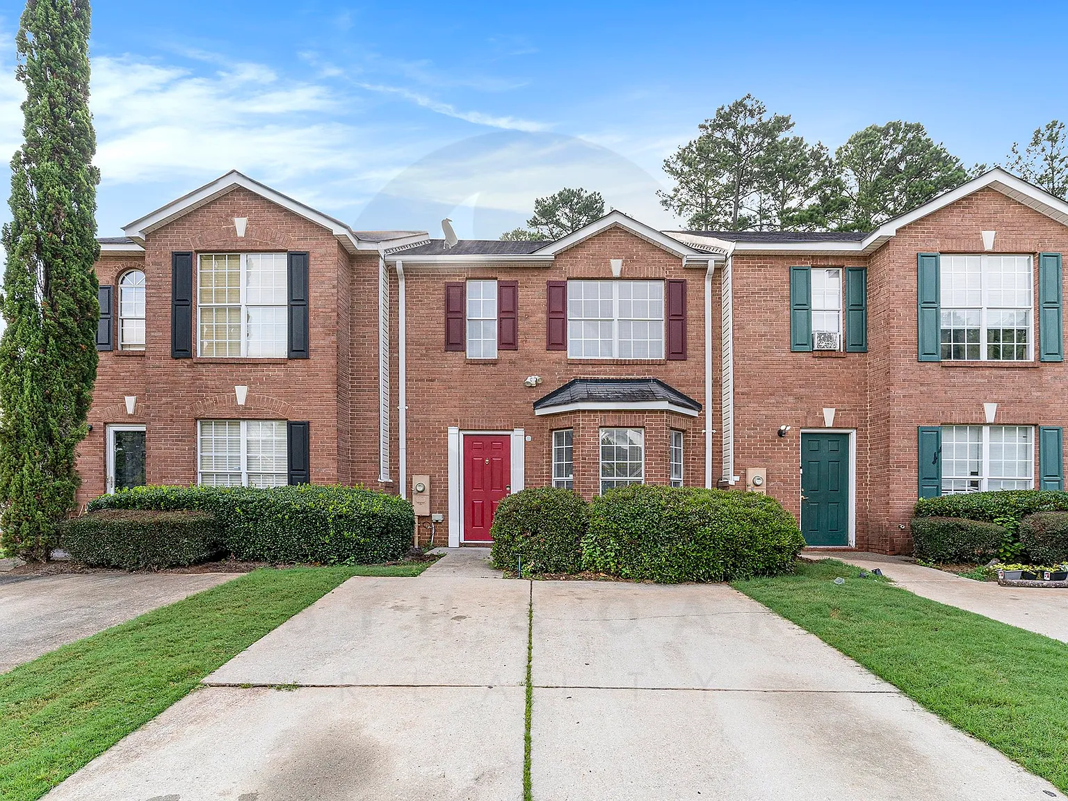 3 bed, 2.5 bath, 1424 sqft, $1,650 — Photo 2