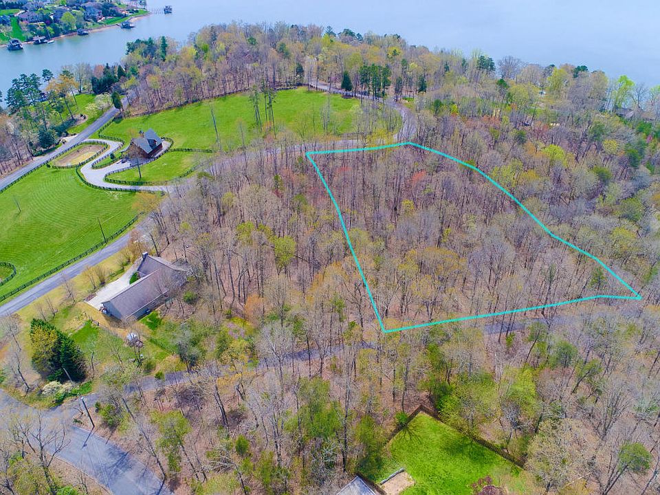 1st image of Twin Coves Cir