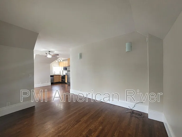1716 Capitol Ave #5 — Photo 3