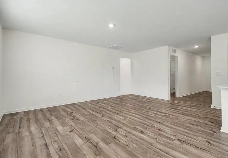 258 W 18th St — Photo 2