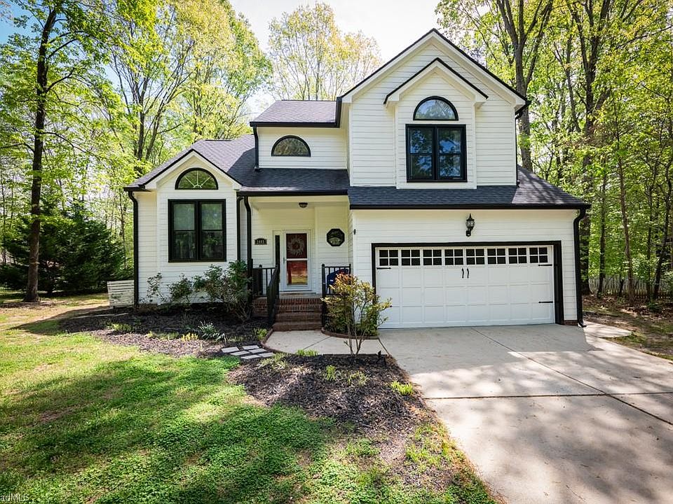 1st image of 2405 Regents Park Ln