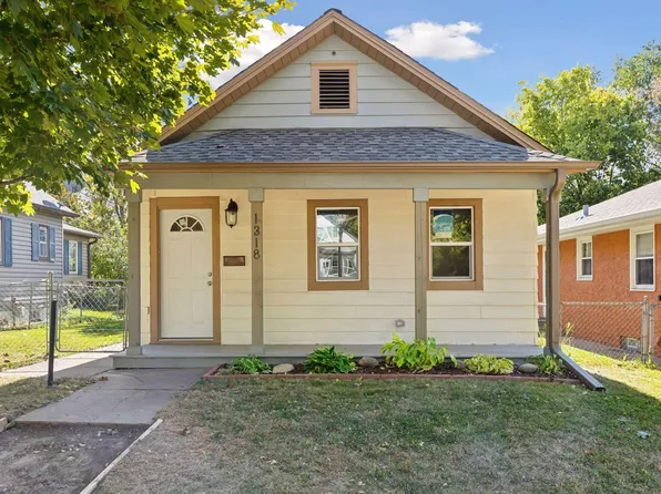 1318 4th St E, Saint Paul, MN 55106