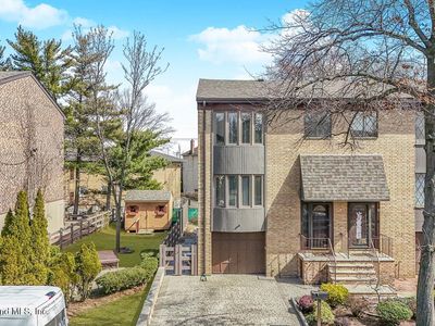 291 Hillbrook Dr, Staten Island, NY, 10305