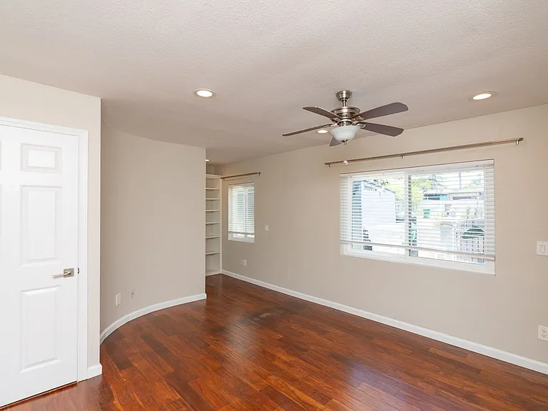 4256 Napier St — Photo 10