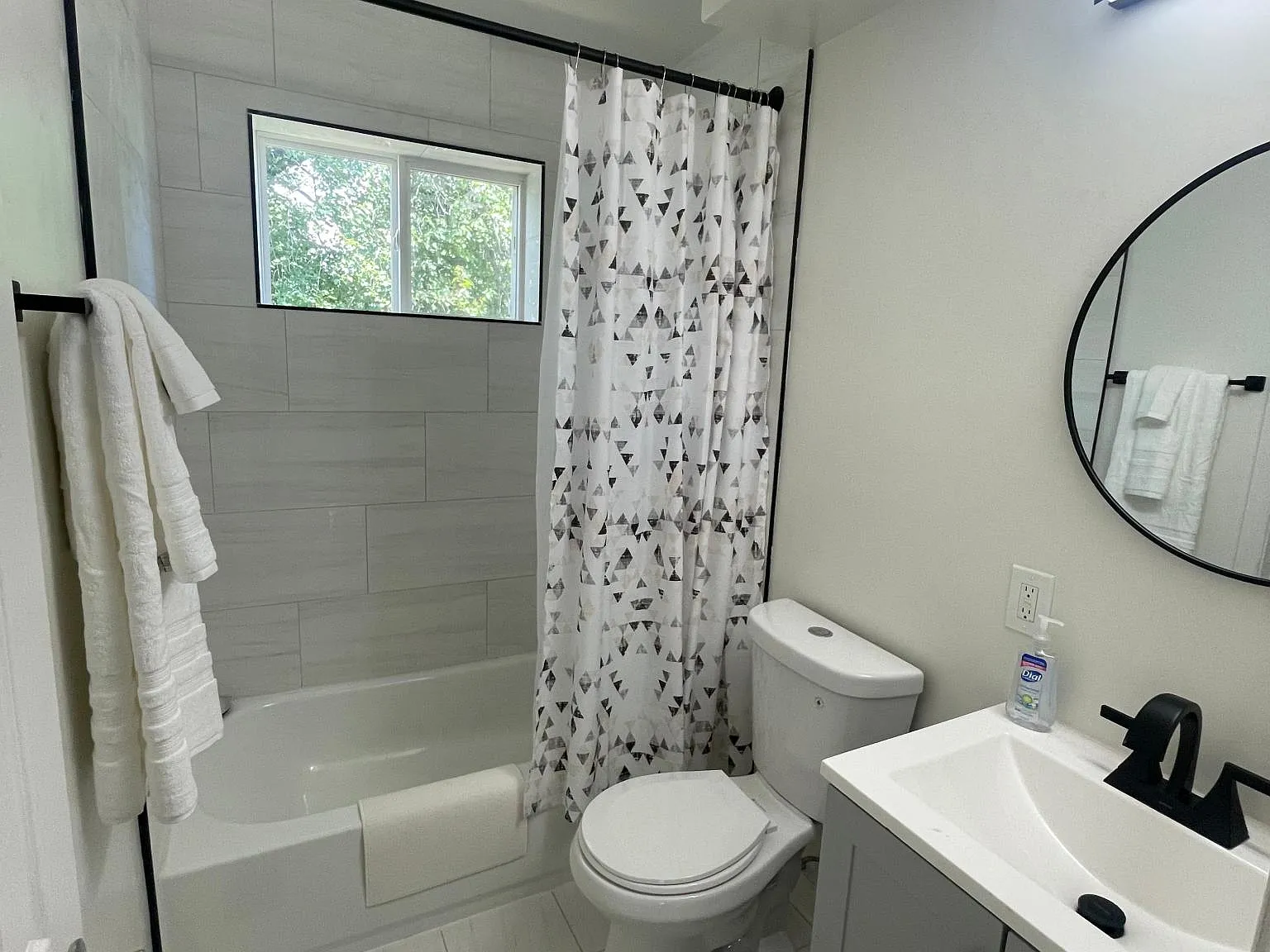 4118 E Capitol St NE — Photo 3
