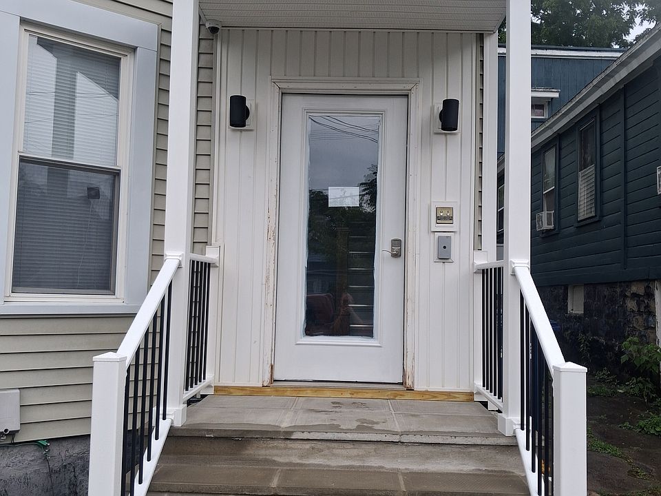1st image of 123 John St #2