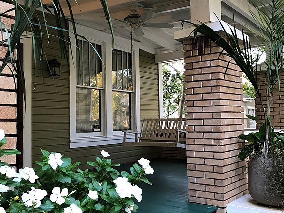 front porch with swing!