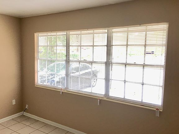 4th image of 1053 NE 15th Pl