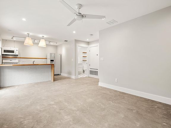 5th image of 122 Boston St #201