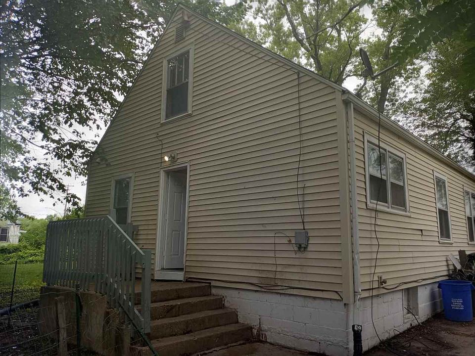 1st image of 219 S Pierpont Ave