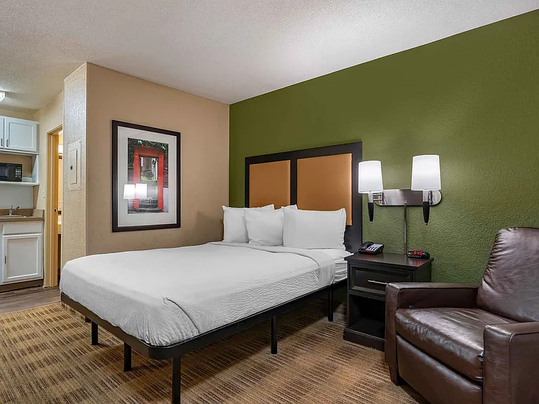 Studio Suite - 1 Queen Bed