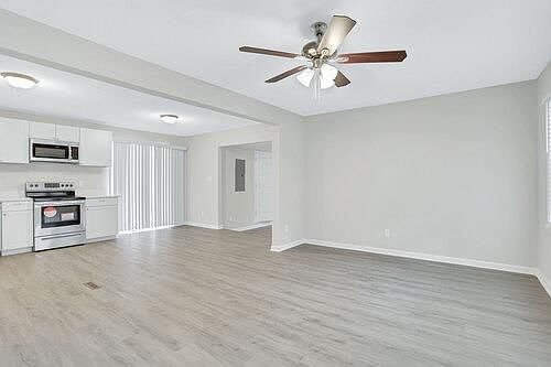 4th image of 1833 Rollingwood Dr