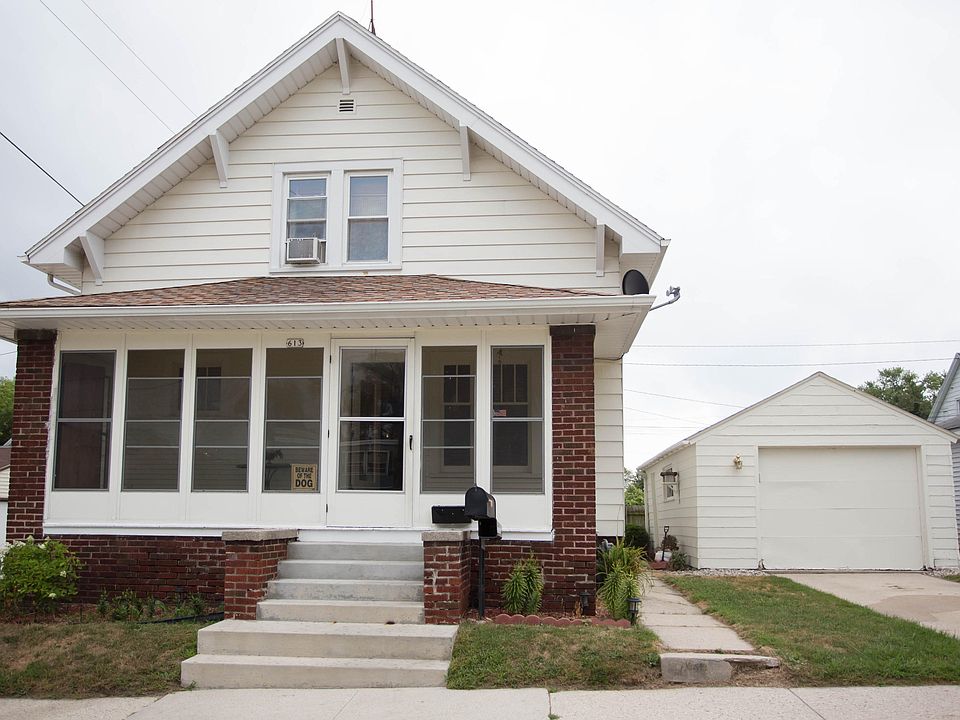 1st image of 613 N 15th St