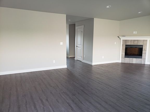 5th image of 2231 Maryhill St SE