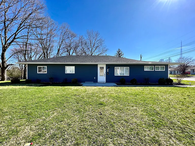 105 Boyd Ln — Photo 2