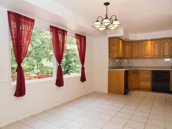3rd image of 10871 Mercer Ct