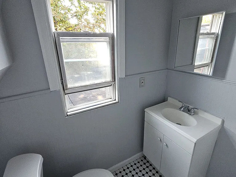 181 N 12th St #3 — Photo 18