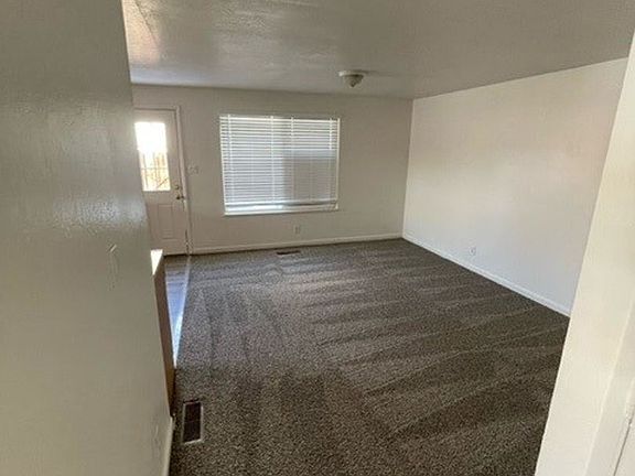 4th image of 1088 Pinewood Dr