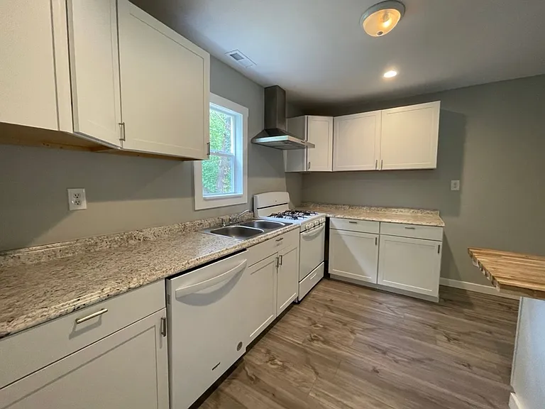 2749 W Washita St — Photo 8