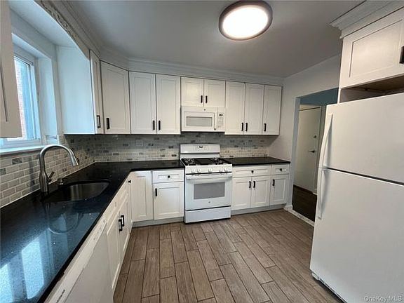 2nd image of 7550 Furmanville Ave