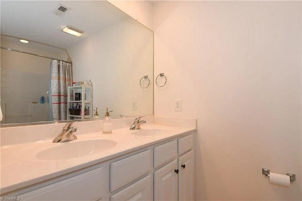 Building Photo - 4480 Piedmont Trace Dr
