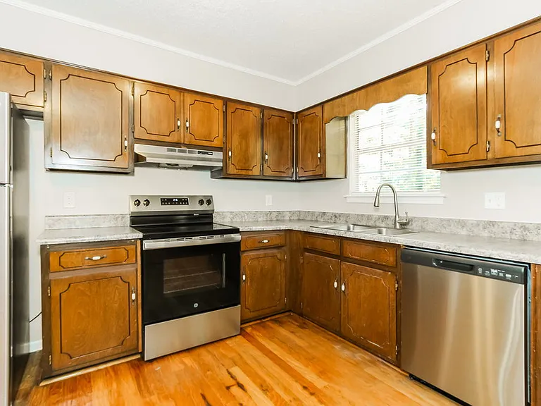 129 Hickory St — Photo 7