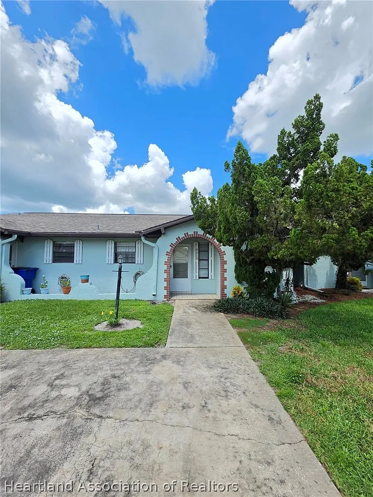 2 bed, 2.0 bath, 980 sqft, $1,350 — Photo 1