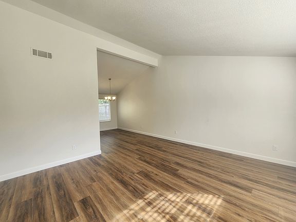 3rd image of 6722 Sapphire St