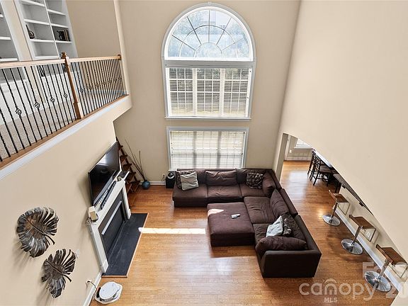 4th image of 8744 Savannah Rd