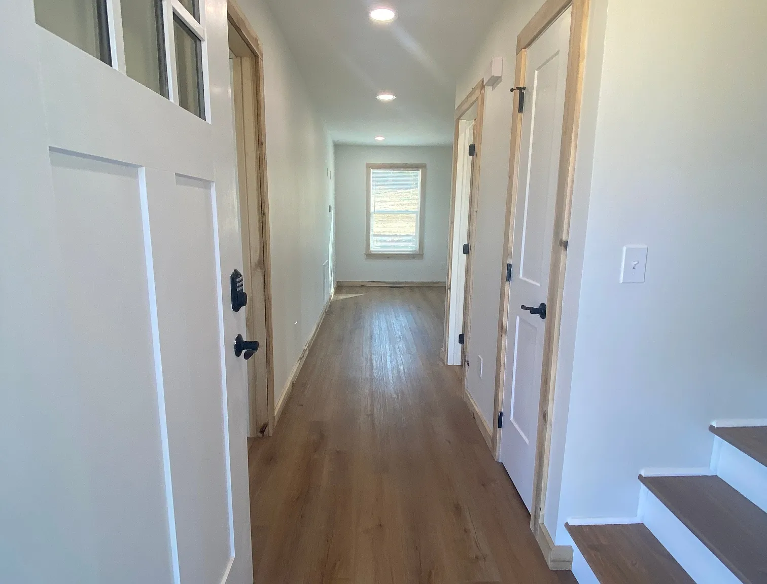 3 bed, 2.5 bath, 1600 sqft, $2,300 — Photo 4