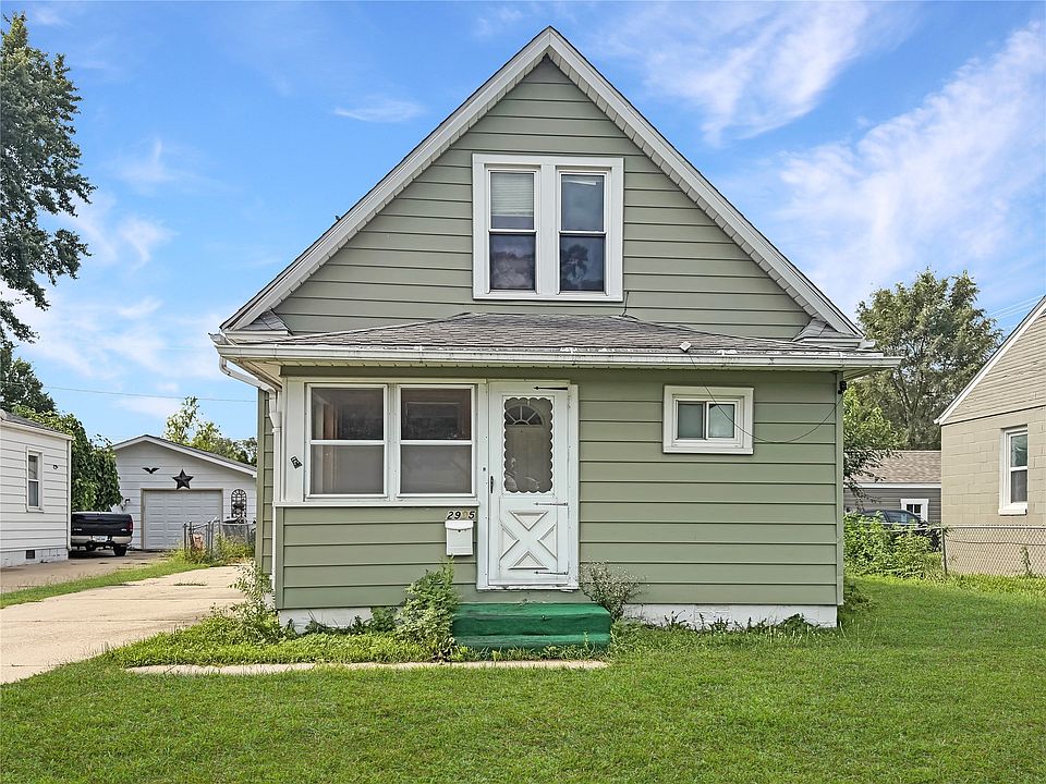 1st image of 2905 E Walnut St
