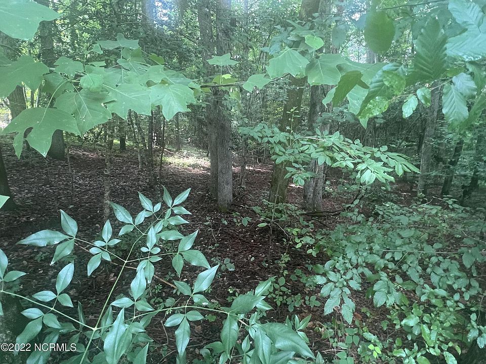 2nd image of 870 Hawthorne Dr Lot 480
