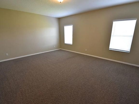4th image of 338 Highbrooke Blvd