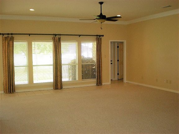 4th image of 1223 W Oaklawn Dr
