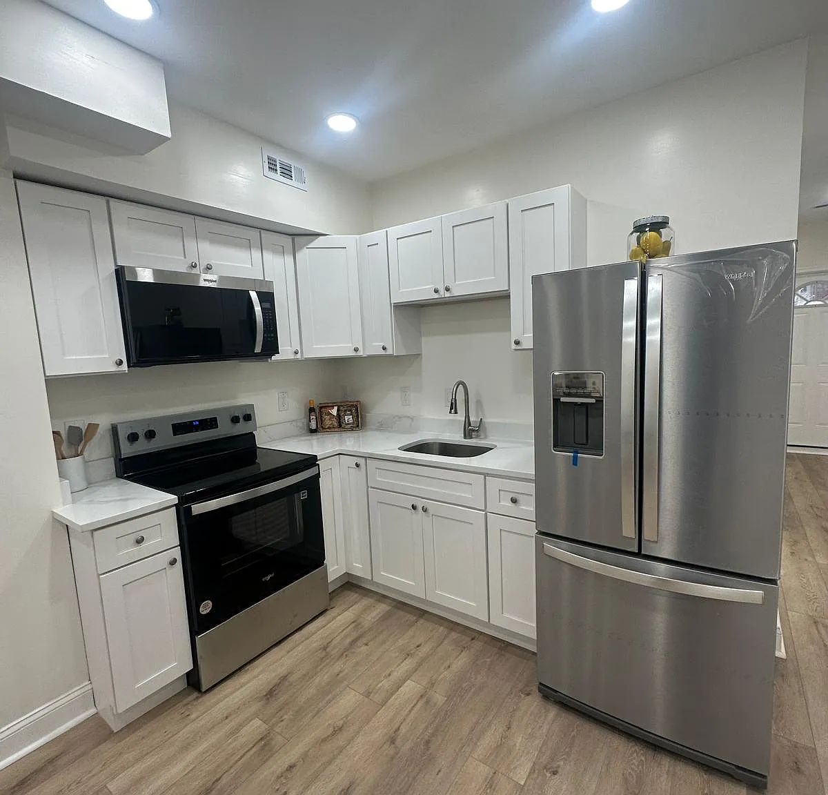 4 bed, 1577 sqft, $2,395 — Photo 3