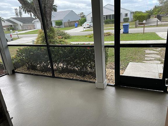 2nd image of 1220 Grandview Cir