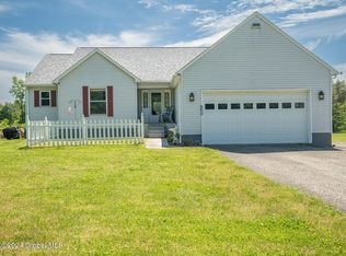 960 Van Hoesen Rd, Castleton, NY 12033