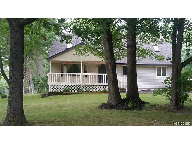 604 Fisher Rd photo 1