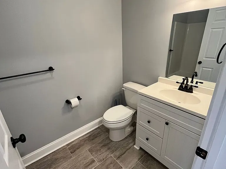 112 E Main St — Photo 11