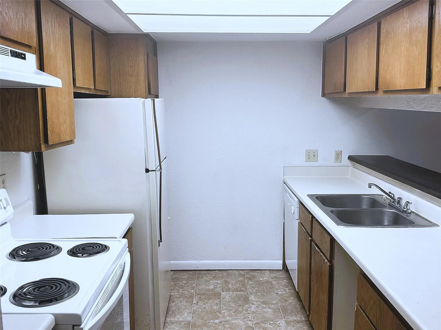 1 bed, 1.0 bath, 700 sqft, $899 — Photo 3