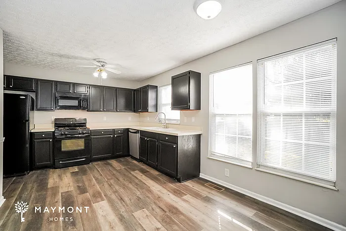 473 Buckingham Ct — Photo 8