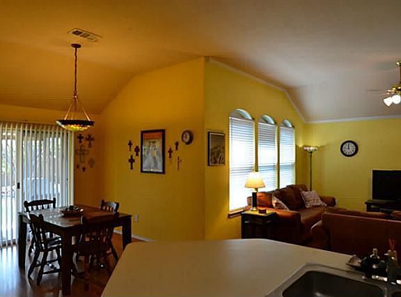 5th image of 2212 Spruce Cir