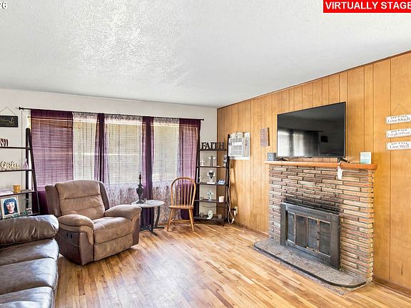 4th image of 151 Long St